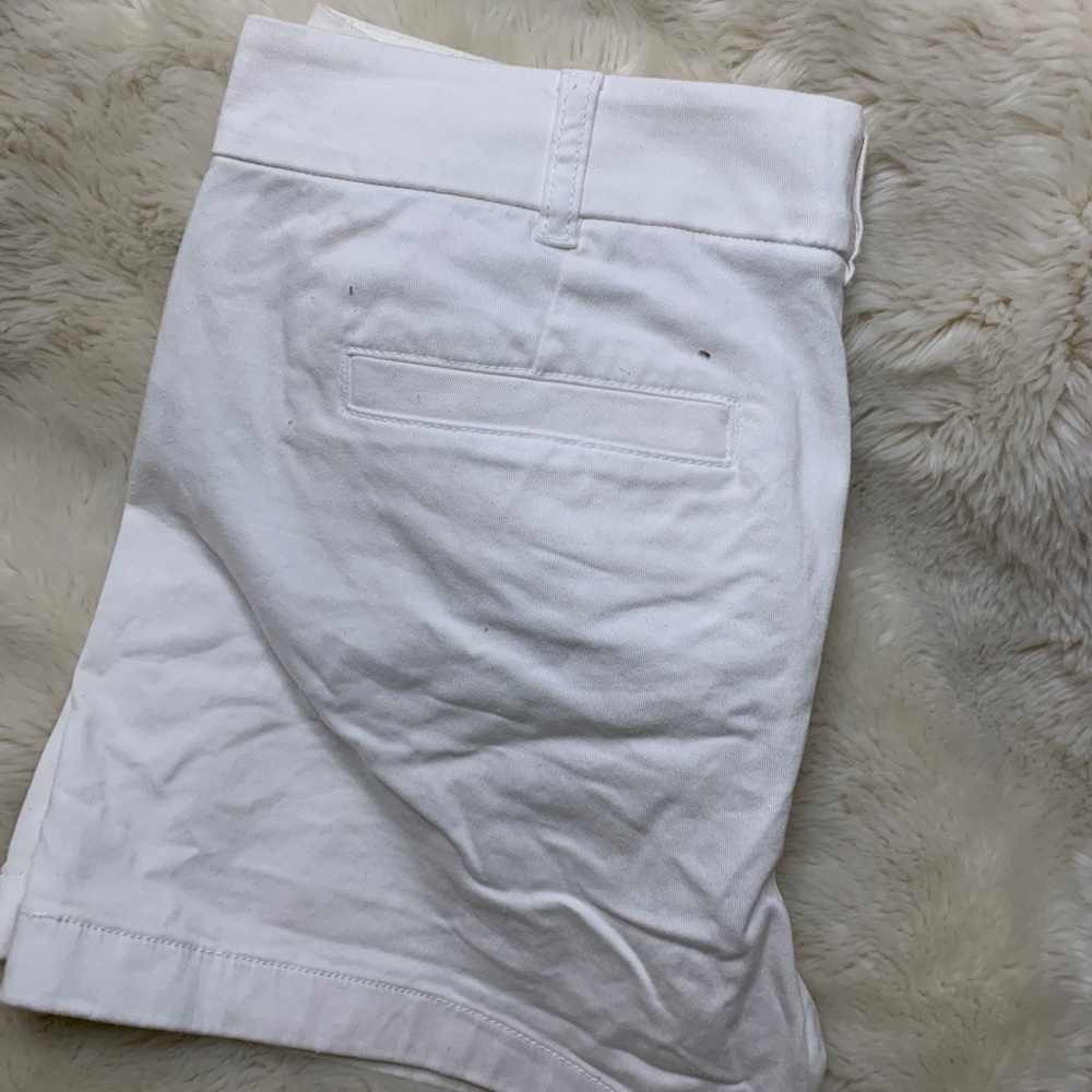 Shorts - Picture 2 of 3